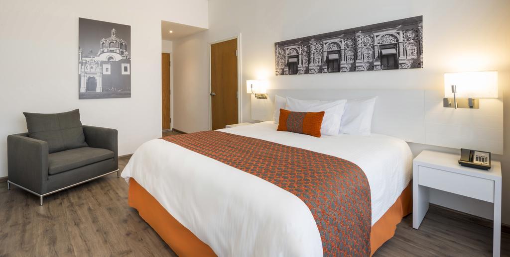 Camino Real Puebla Hotel & Suites Exterior photo